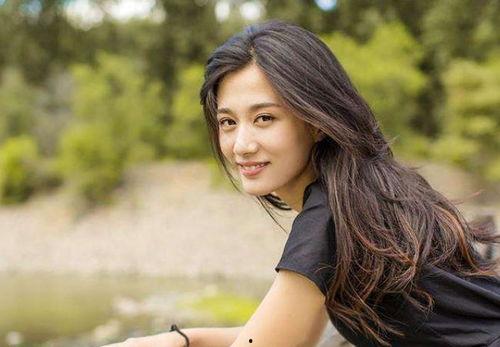 王艺蓉个人资料,才华横溢的年轻艺术家，艺术与人生的完美融合